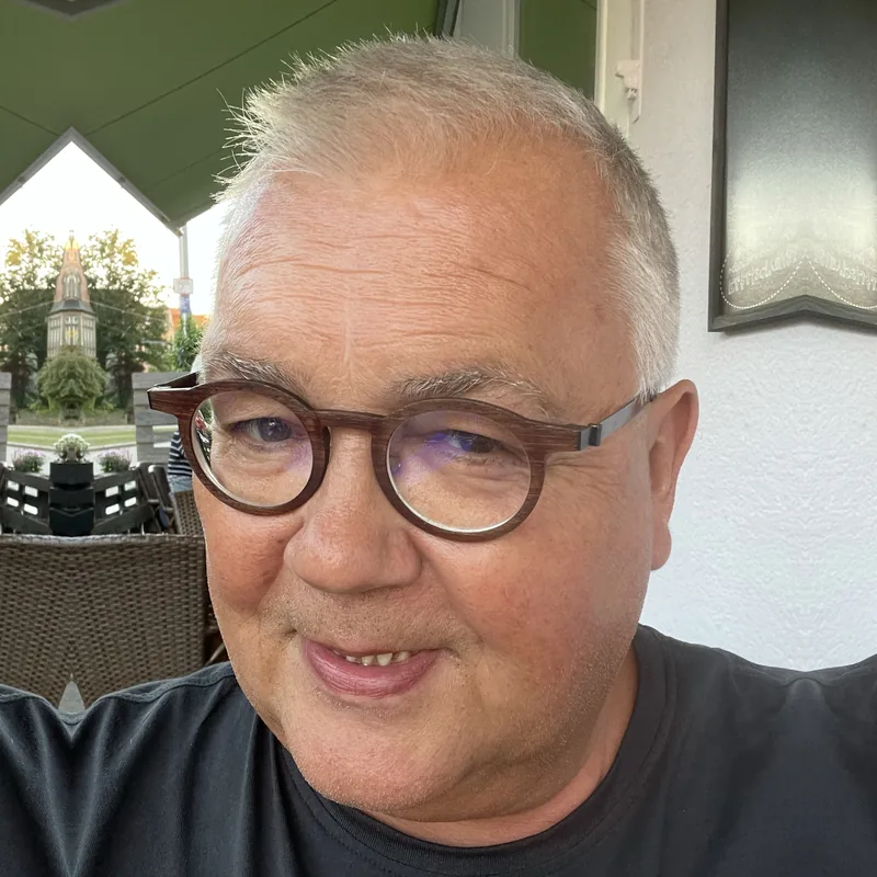 Portrait of Prof. Dr. Dieter Riemann